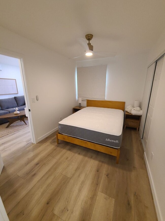Building Photo - Newly remodeled and fully "furnished" 1 be...