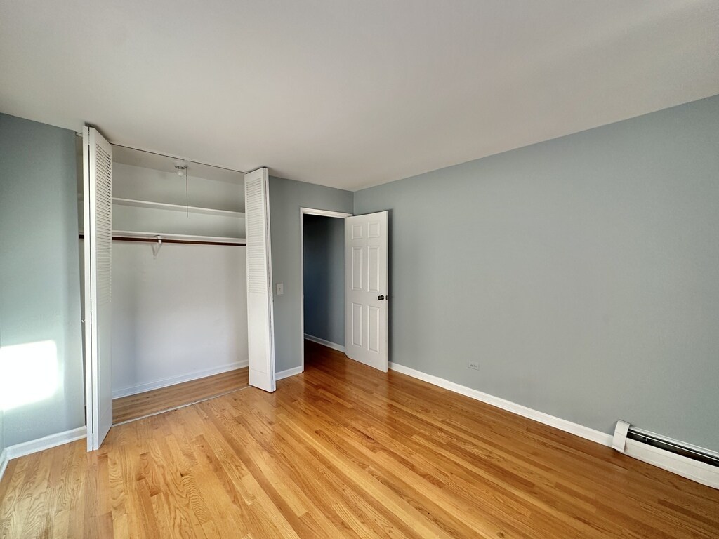 Building Photo - 5820 N Sheridan Rd