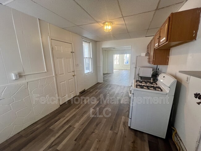 Building Photo - 113 Arch St