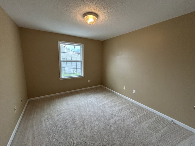 Building Photo - Townhouse for Rent