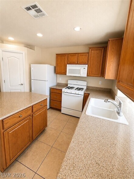 Building Photo - 409 Orchid Oasis Ave