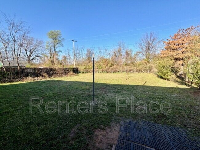 Building Photo - 4920 S Maybelle Ave