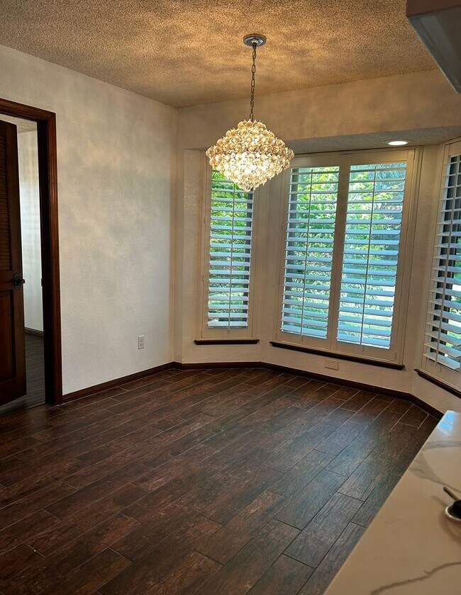 Building Photo - Single Family Home