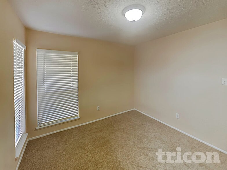 Building Photo - 17503 Nordway Dr