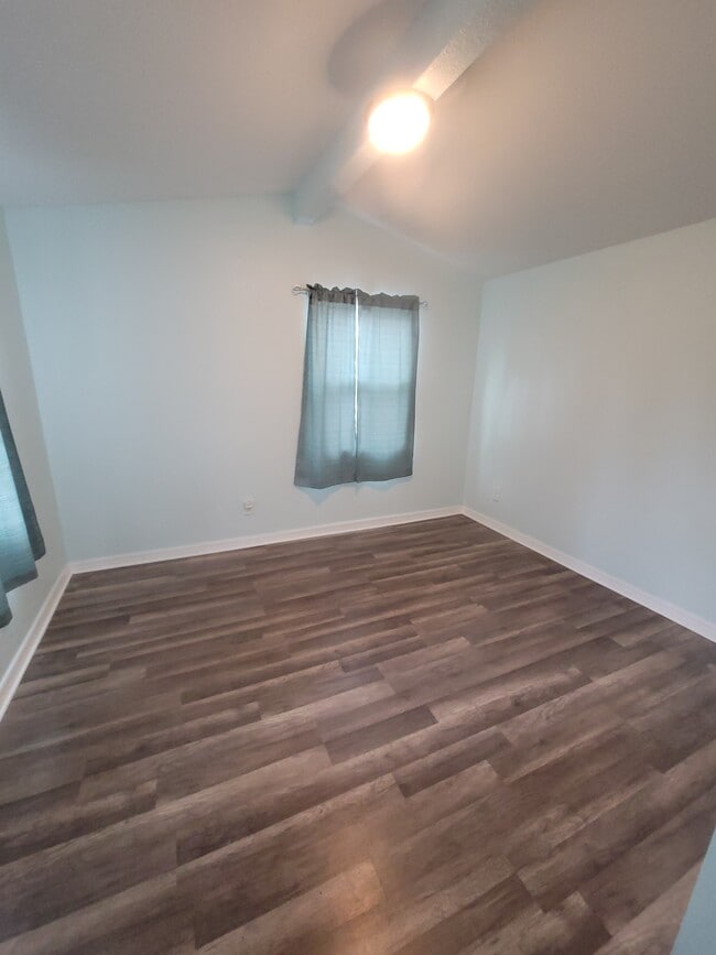 Building Photo - 513 Hollyhock Ln