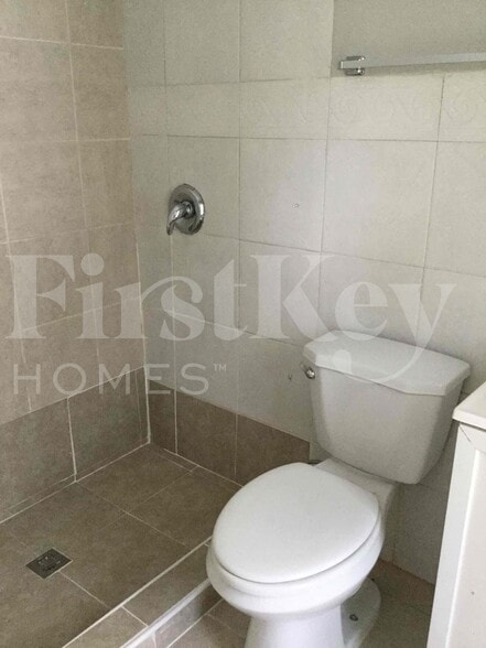 Building Photo - 5971 NW 15th St