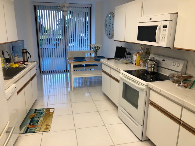 Building Photo - 4740 S Ocean Blvd