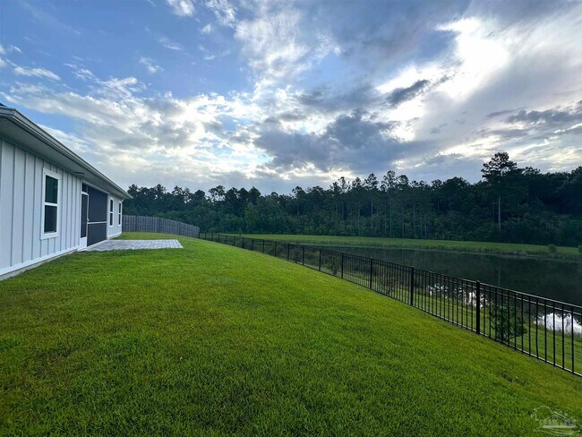 Building Photo - 10984 Coues Dr