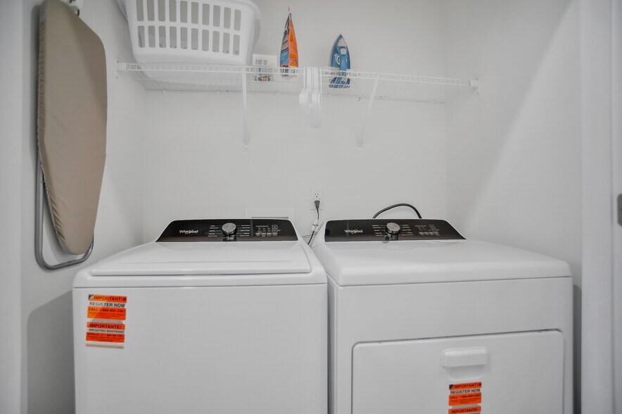 Building Photo - 214 Yorkshire Dr