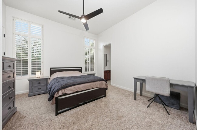 Building Photo - 6570 S Bogle Ave