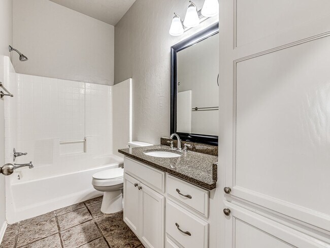 Building Photo - Charming home in North Edmond + Deer Creek Schools