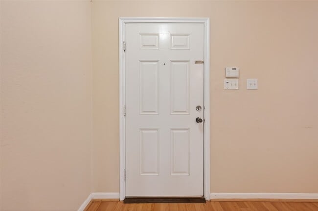 Building Photo - 13410 Blue Swallow Dr