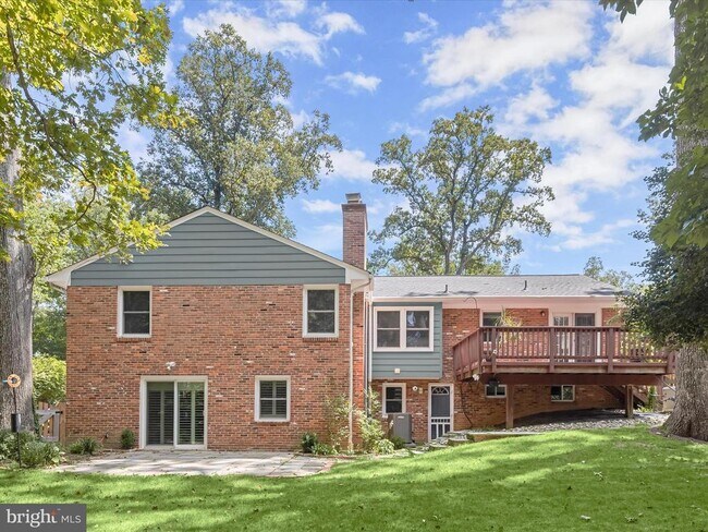 Building Photo - 12516 Two Farm Dr