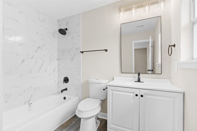 Building Photo - 804 Avenue I