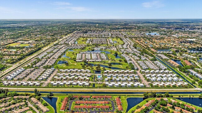 Building Photo - 365 Flanders Dr