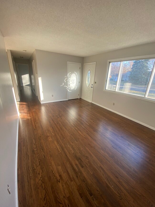 Building Photo - 386 1st Ave SE