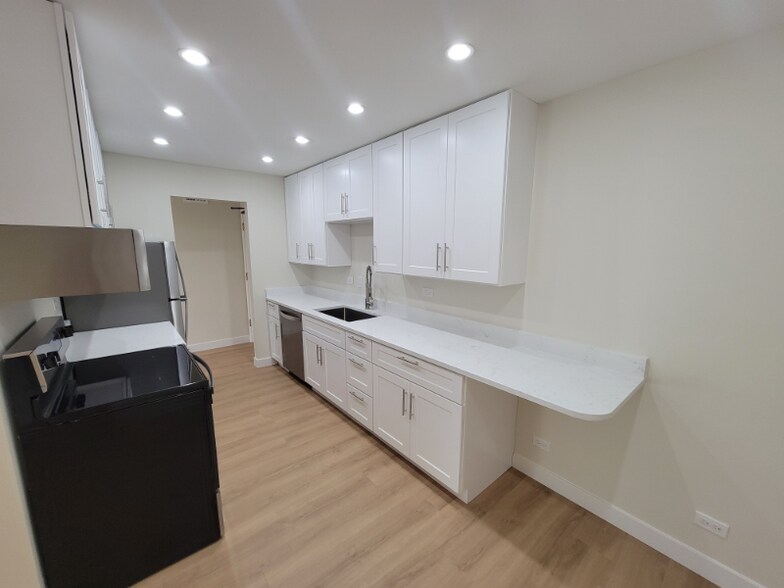 Building Photo - 700 Perrie Dr