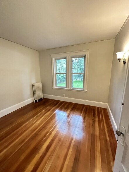 Building Photo - 593 Heath St