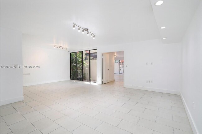 Building Photo - 8124 SW 87th Terrace