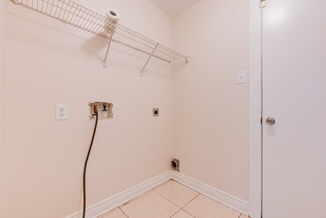 Building Photo - 7322 Parkland Manor Dr