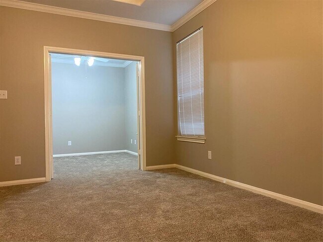 Building Photo - 18215 Linden Forest Ln