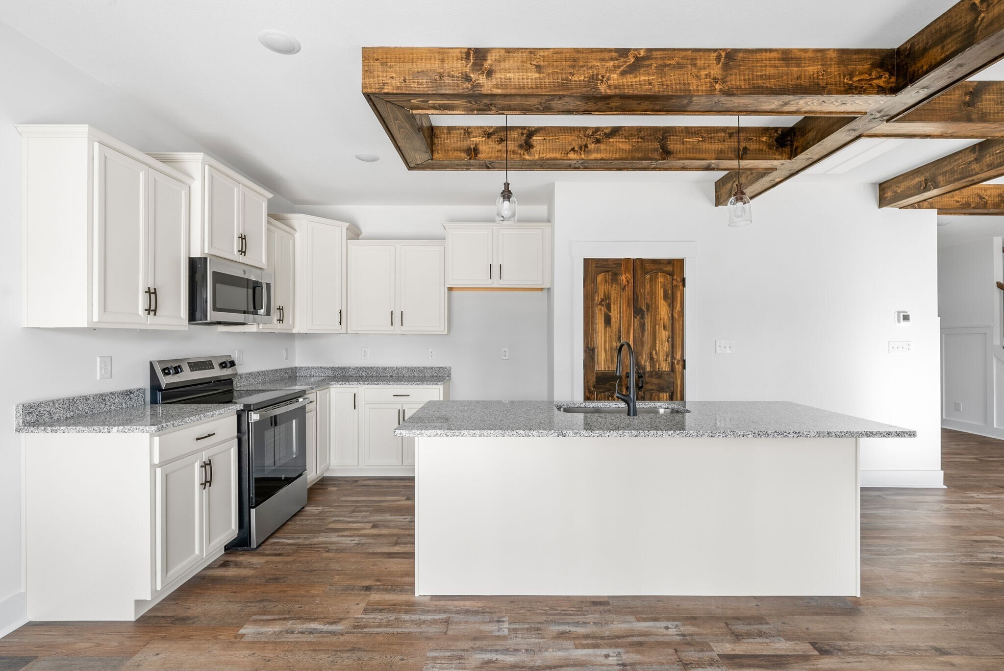 Building Photo - 602 Eva Dr