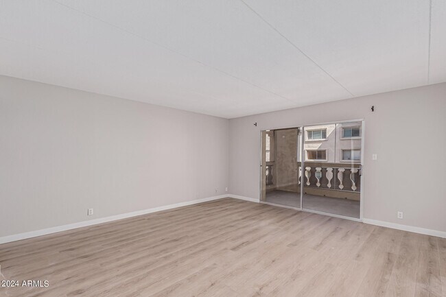 Building Photo - 7930 E Camelback Rd