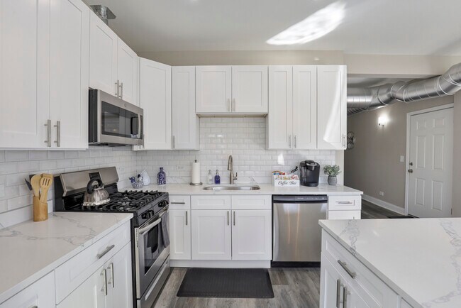 Building Photo - 1111 Bonnie Brae Pl