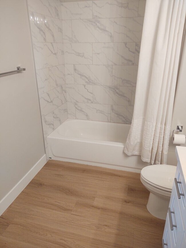 Building Photo - UTILITIES INCLUDED PERFECT 1 Bedroom 1 Bath