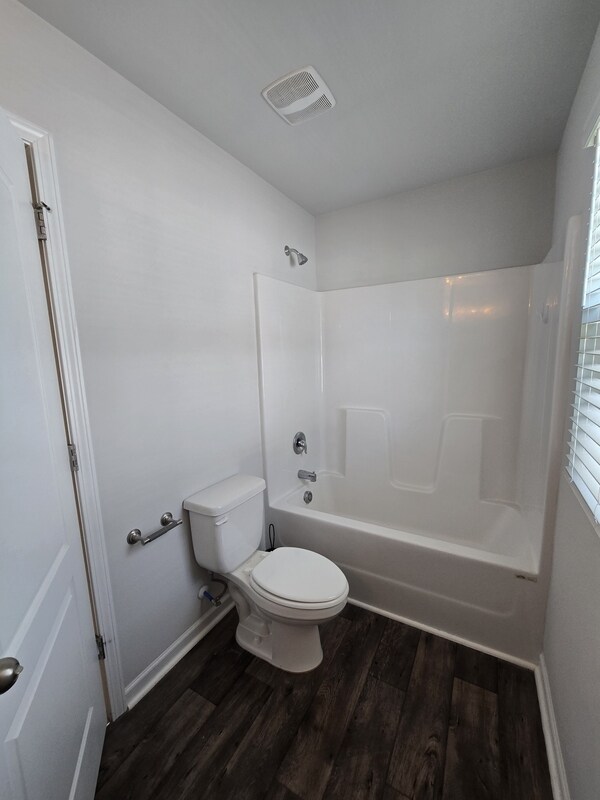 Building Photo - 129 Maple Tree Ln