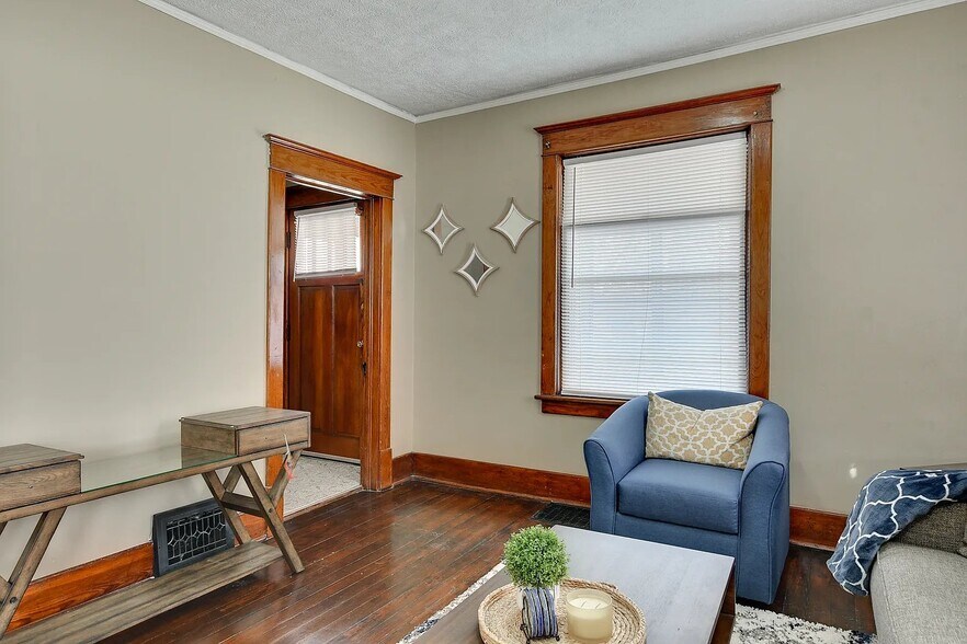 Building Photo - 4663 Marcy St