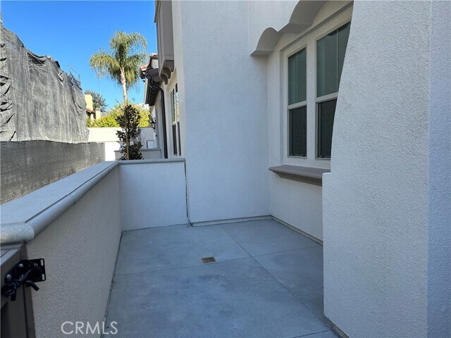 Building Photo - 665 E Foothill Blvd