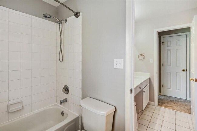 Building Photo - 2065 N Bethany Creek Dr