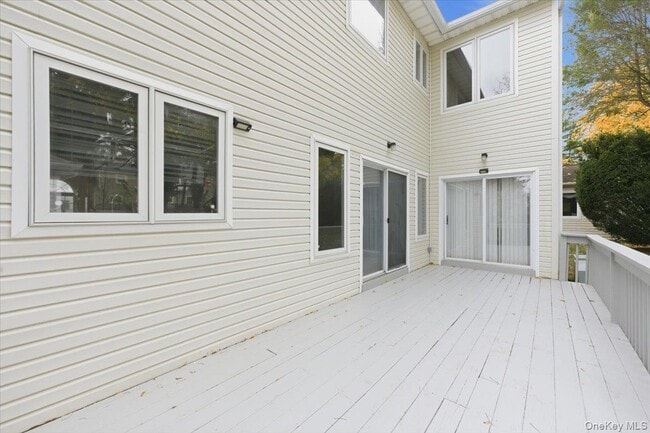 Building Photo - 11 Drury Ln