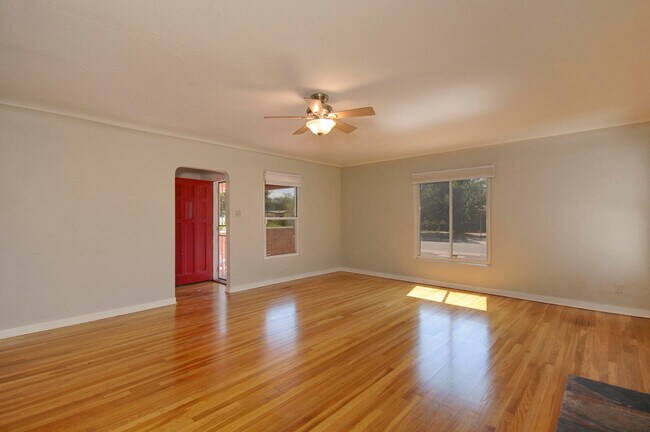 Building Photo - 3521 Smith Ave SE