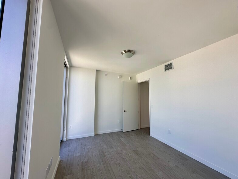 Building Photo - 43 NW 39th St