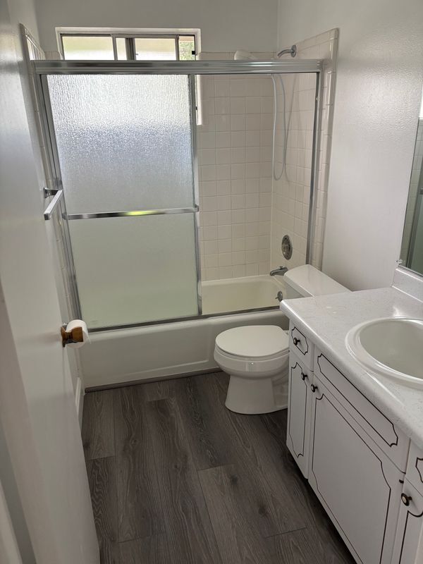 Building Photo - 74 Miramonte Dr
