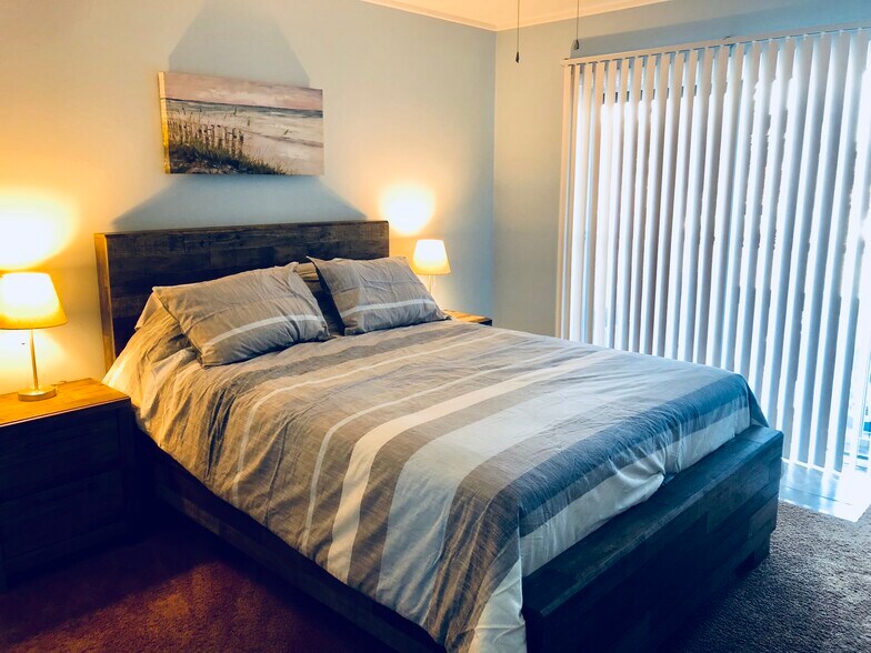 Building Photo - 105 Jamestown Rd