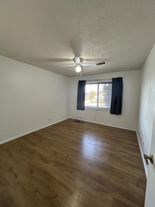 Building Photo - 12204 Baja Dr NE