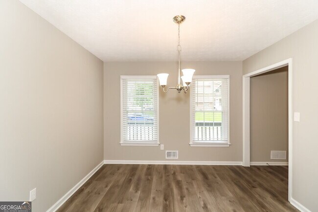 Building Photo - 3070 Revere Cir