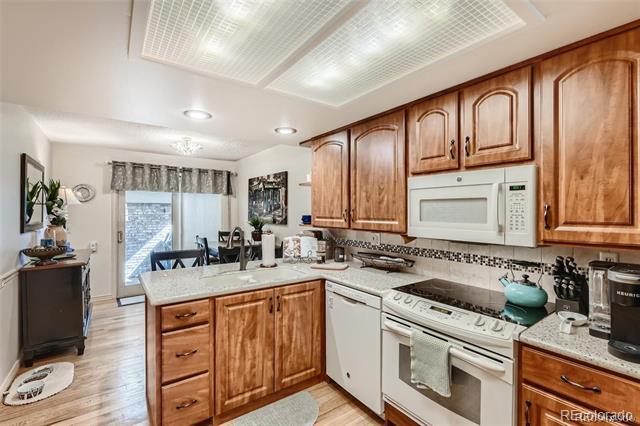 Building Photo - 7602 S Cove Cir