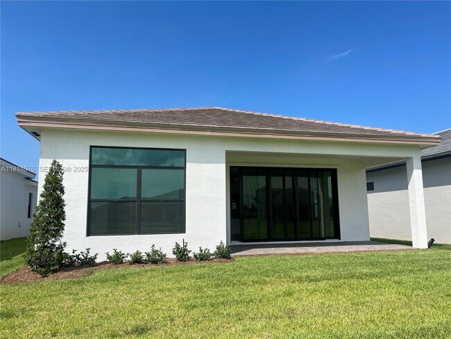 Building Photo - 11356 SW Pietra Wy