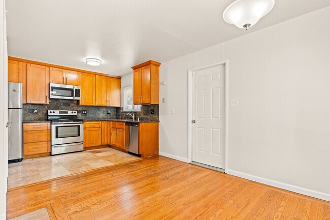 Building Photo - Charming Hayward Home with Modern Upgrades...