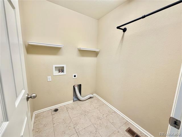 Building Photo - 25562 E 5th Pl