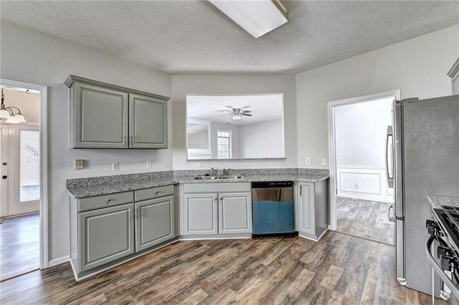 Building Photo - 3290 Serenade Ct