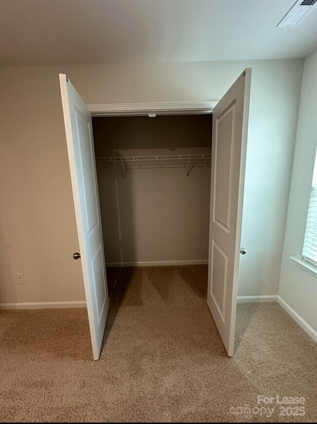 Building Photo - 118 Way Cross Ln