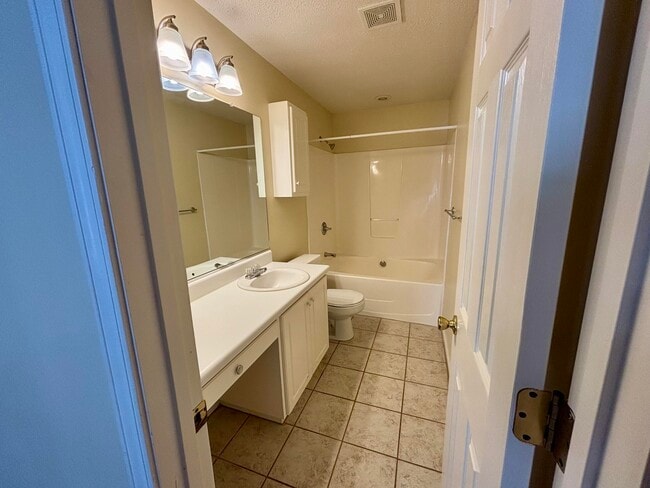 Building Photo - 310 Evans Lake Way