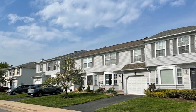 Building Photo - Middlesex Village Townhomes