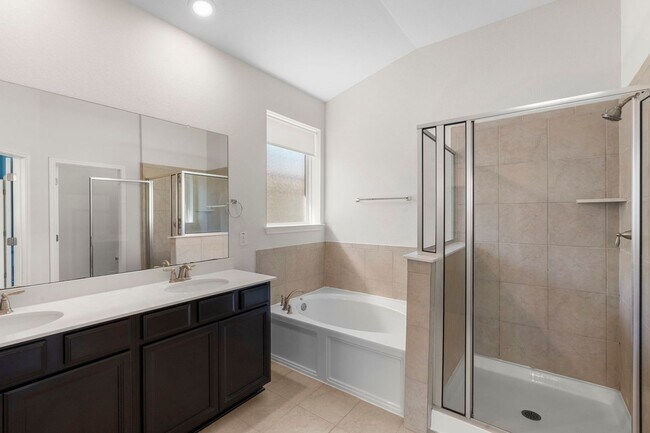 Building Photo - Dripping Springs Charmer