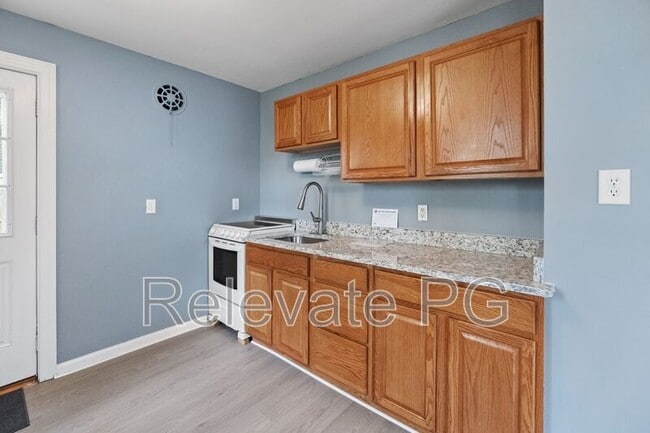 Building Photo - 1313 St Michaels Ln